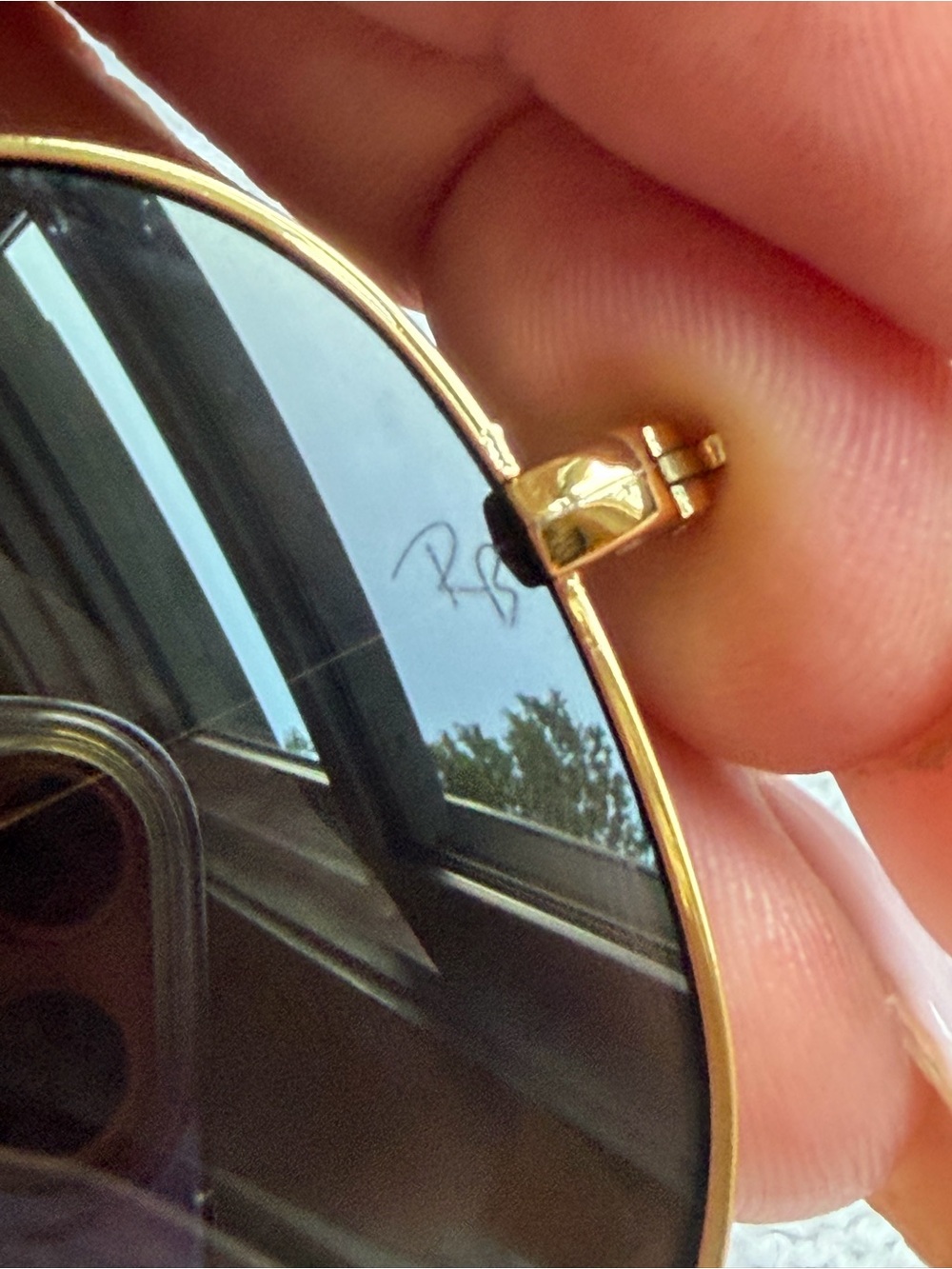 Ray-Ban Aviator Classic Polarized Sunglasses - Gold Frame with Green Lenses - Picture 9 of 11
